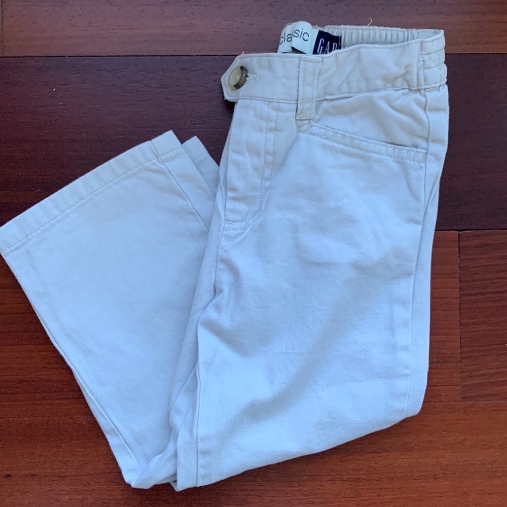 EUC GAP Classic Tan Khakis Sz 3